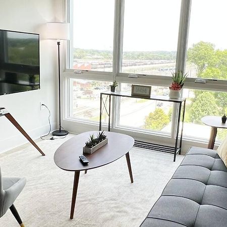 Studio Apartment, Queen Bed, Wifi, Kitchen, Washer & Dryer In Charlotte Exterior photo